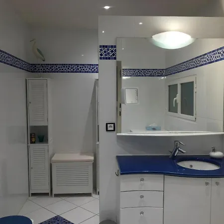 Les Trois Tilleuls 1 Homestay