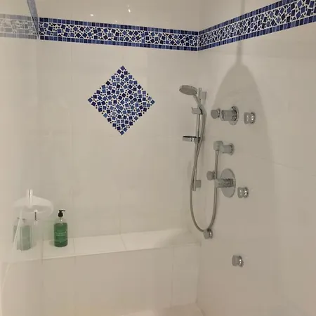 Les Trois Tilleuls 1 Homestay