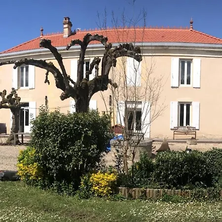 Les Trois Tilleuls 1 Quarto em Acomodações Particulares