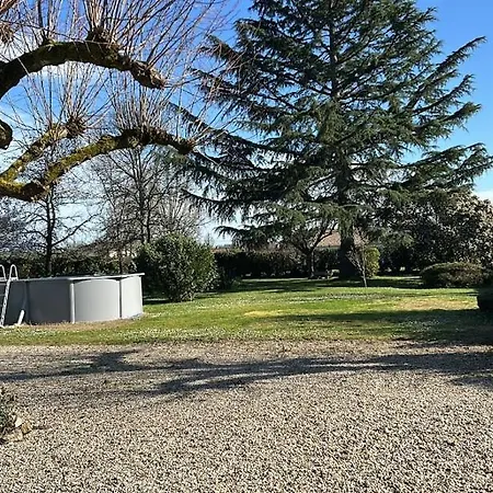 Les Trois Tilleuls 1 Homestay Loupiac (Gironde)
